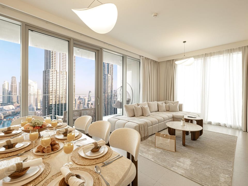 Balcony/Terrace, Living room, Seating area, Dining area, City view
