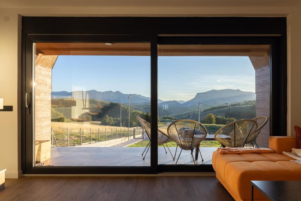 Day, Natural landscape, View (from property/room), Balcony/Terrace, Mountain view