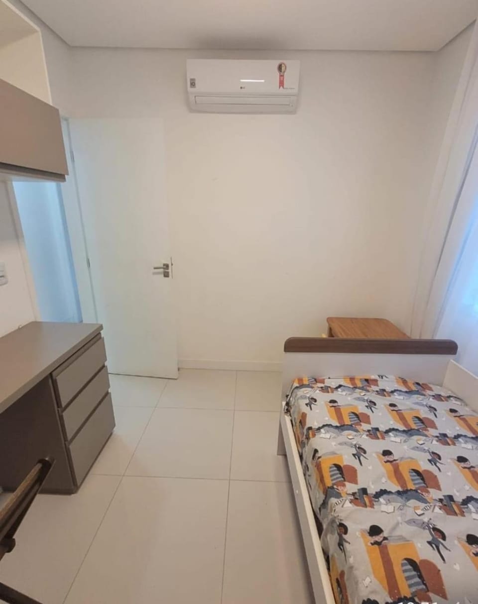 Bed, Photo of the whole room, Bedroom, air conditioner