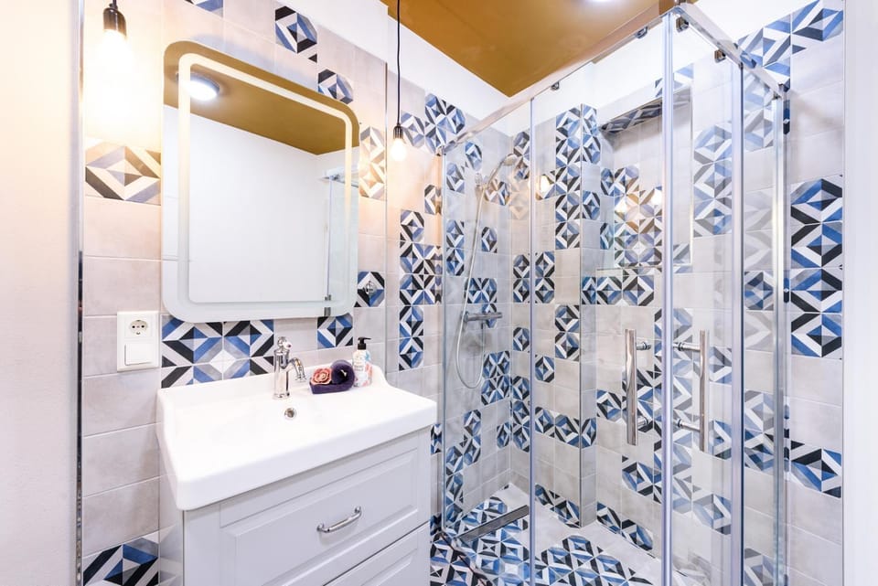 Shower, Bathroom