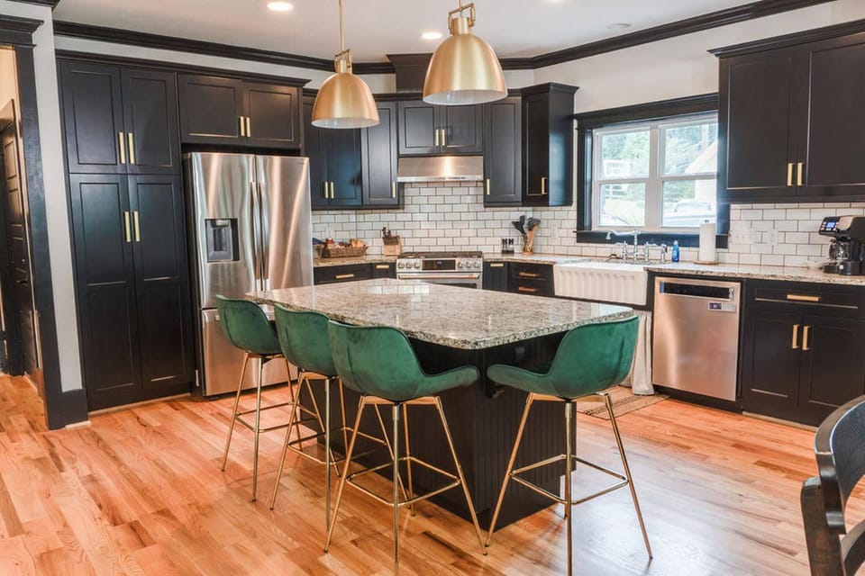 Kitchen or kitchenette, kitchen
