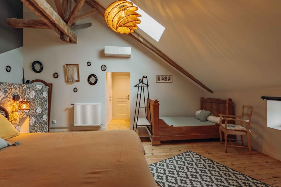 Bedroom, Continental breakfast