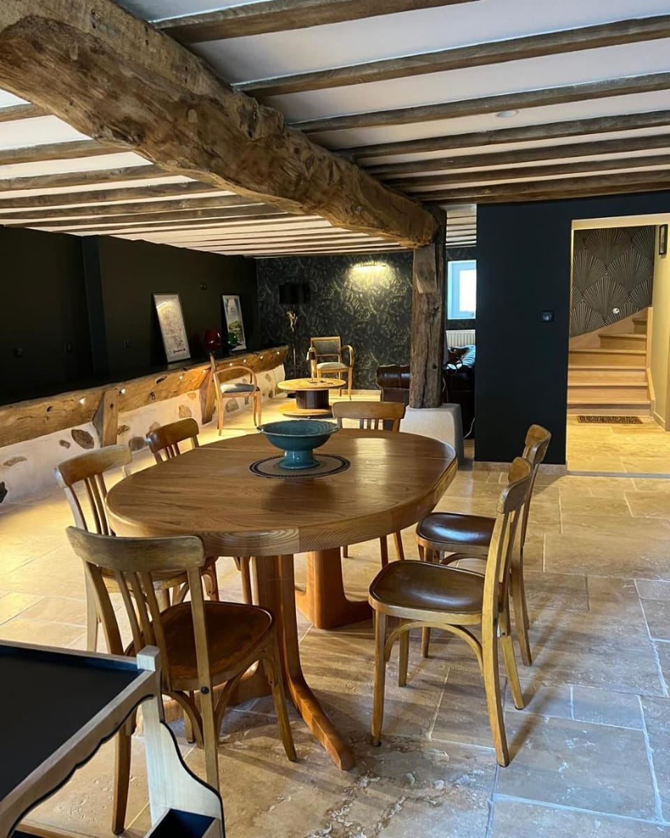 Seating area, Dining area