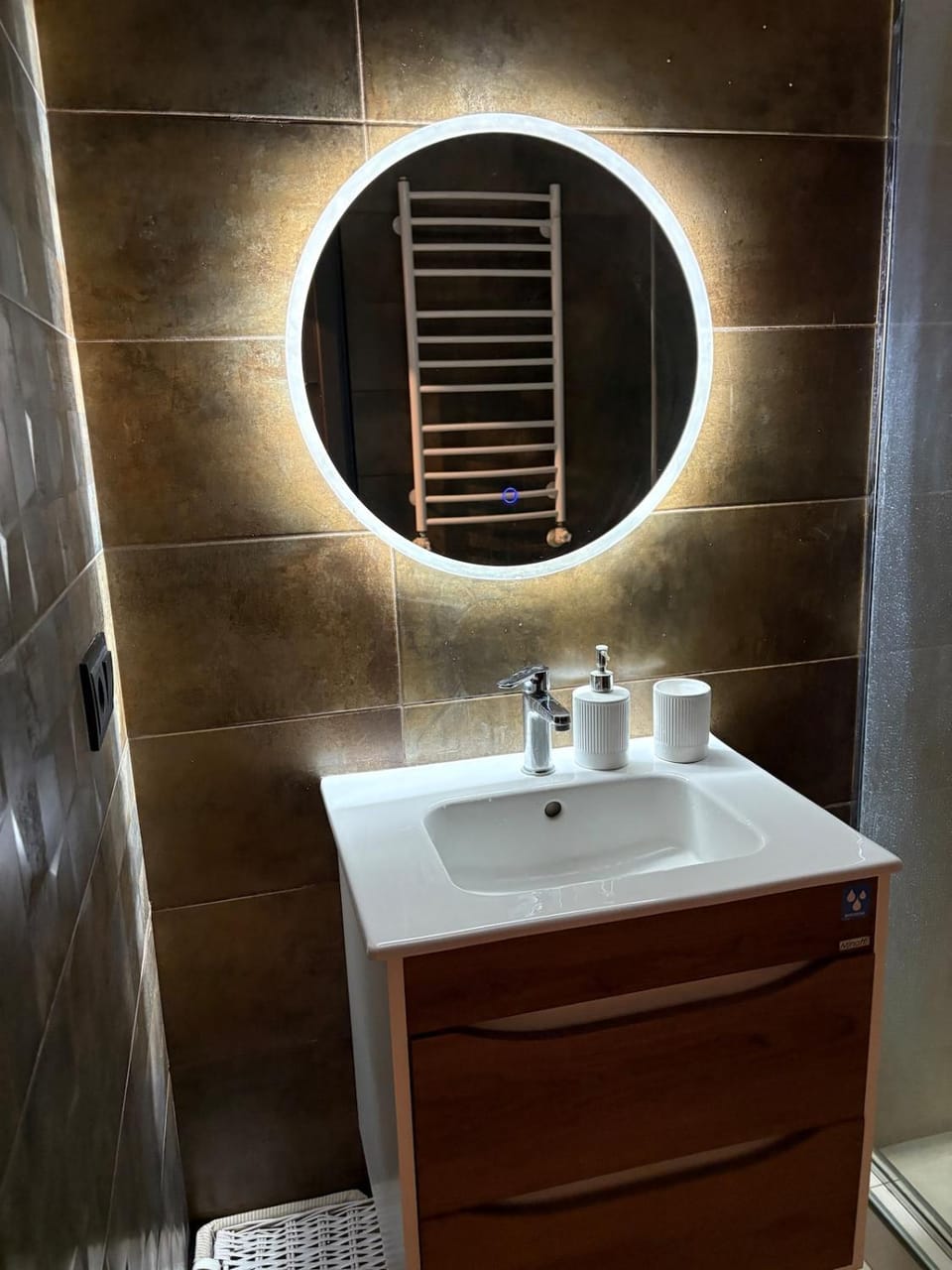 Modern City-View Suite, 20-min Walk to Center Apartment in Yerevan