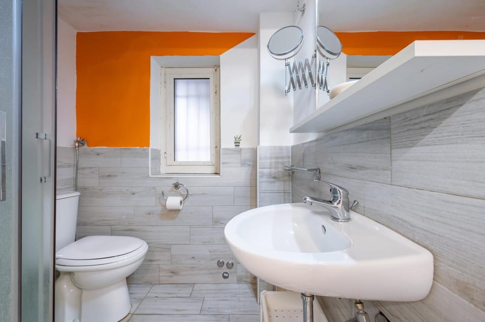 Toilet, Bathroom