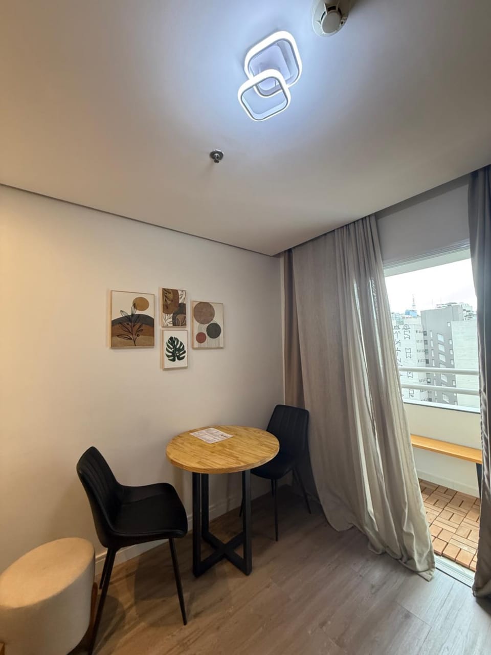 Lindo FLAT SP Jardins Ibirapuera com vaga inclusa Apartment in Sao Paulo City