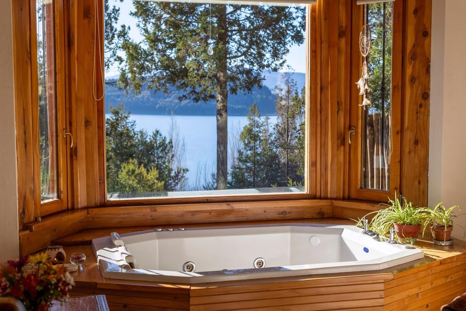 Natural landscape, Hot Tub, Lake view