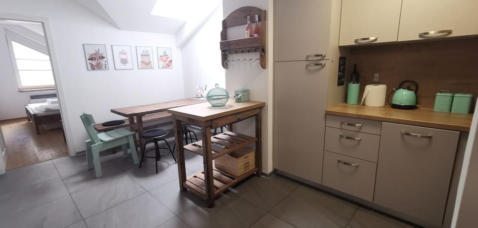 Dining area, kitchen