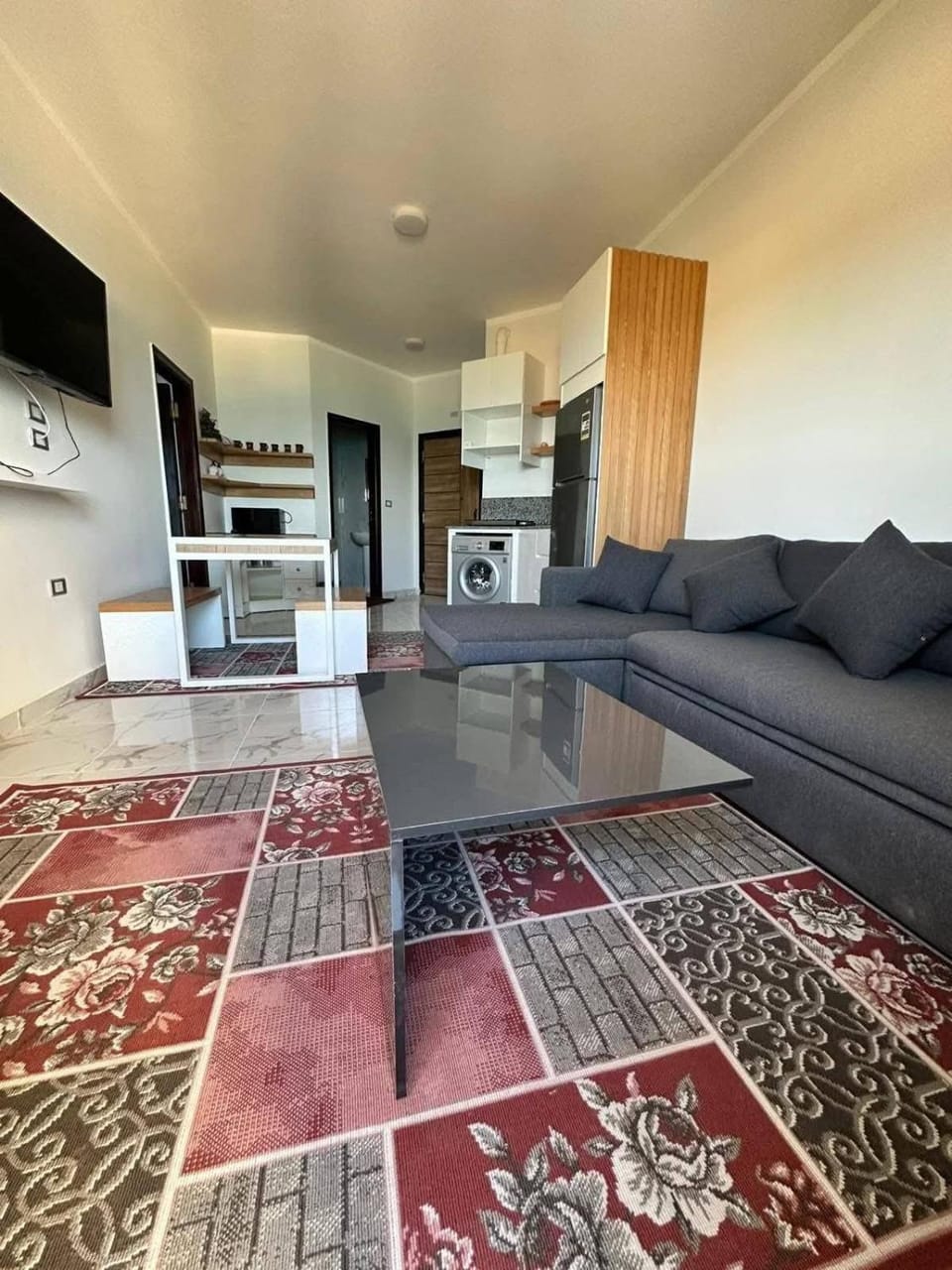 Communal lounge/ TV room, TV and multimedia, Living room, Dining area