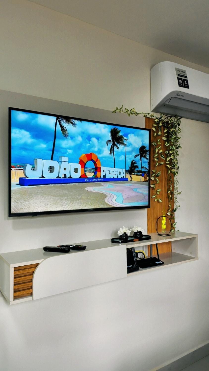 Communal lounge/ TV room, TV and multimedia