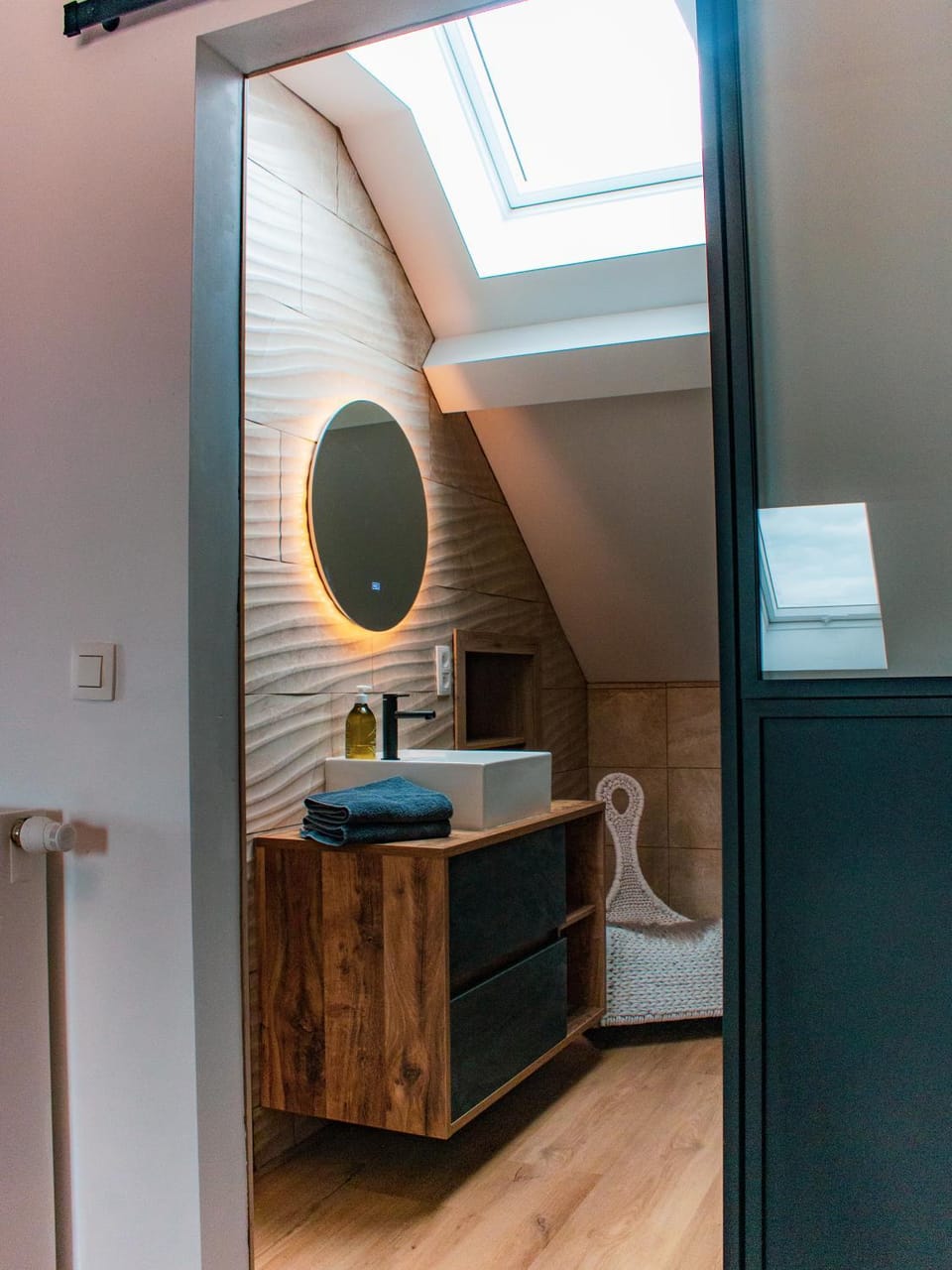 Shower, Bathroom, hair dryier, towels