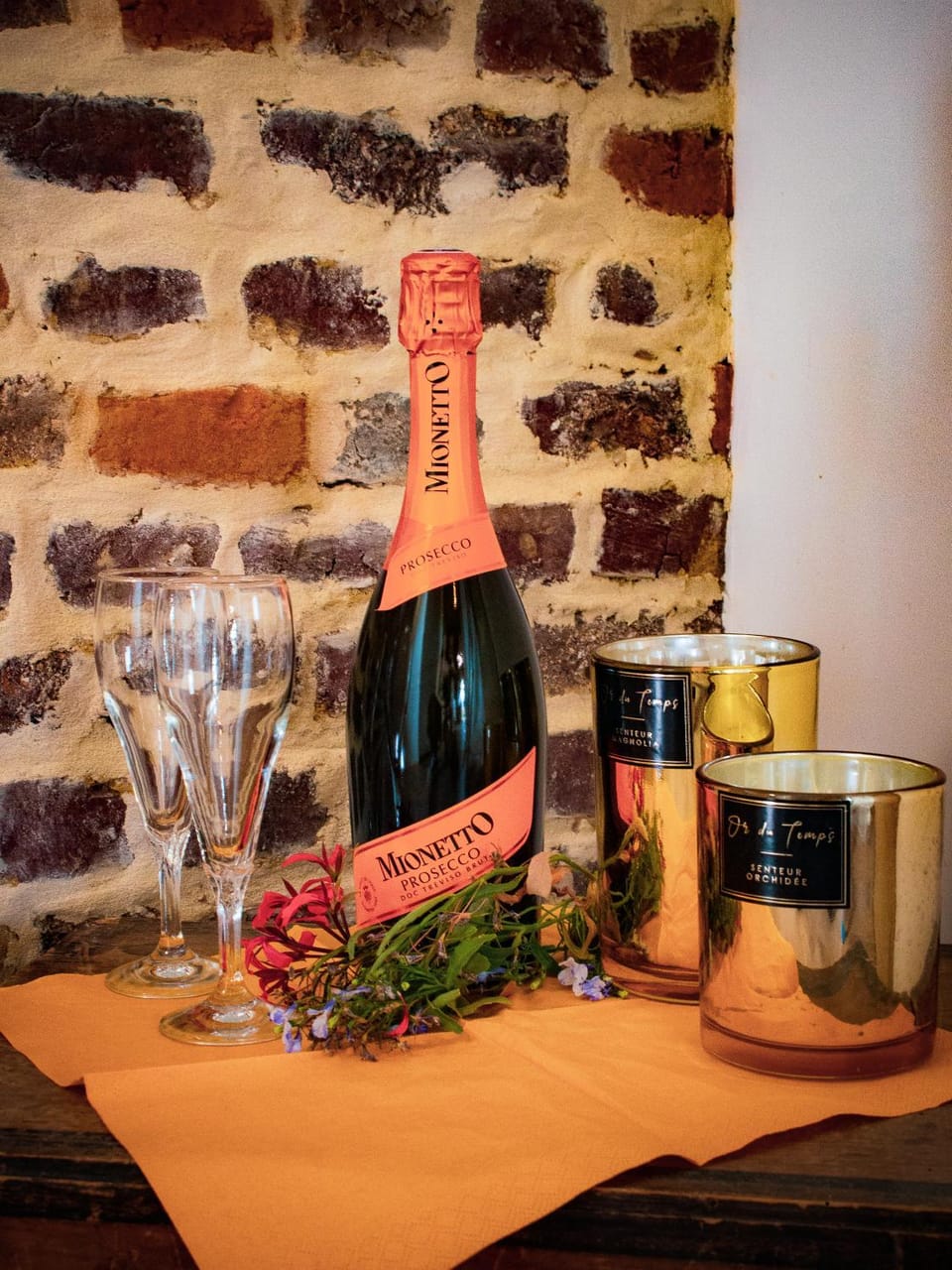 Food and drinks, Food, Drinks, Alcoholic drinks