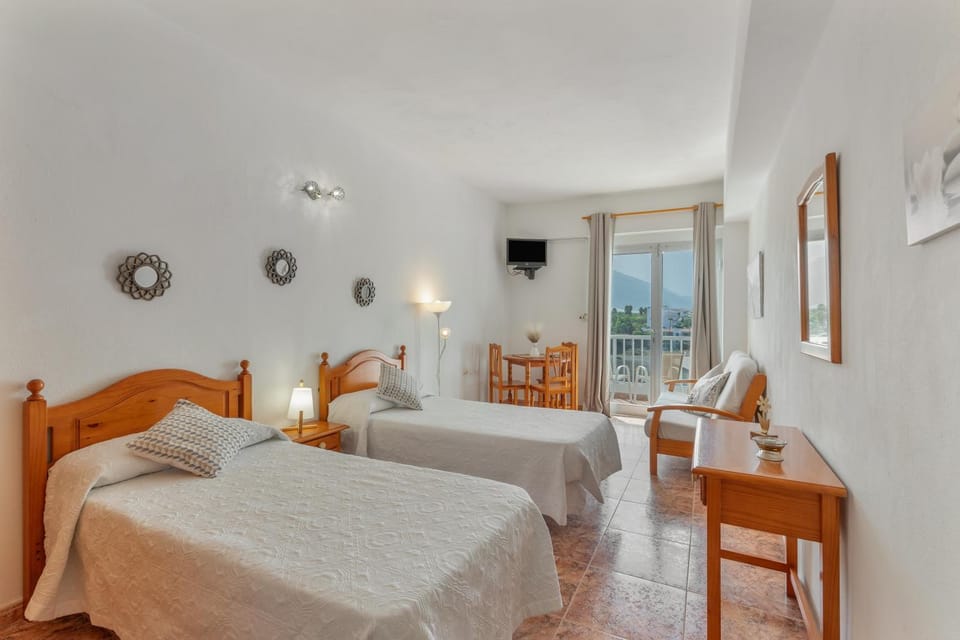 Property building, Living room, Bedroom