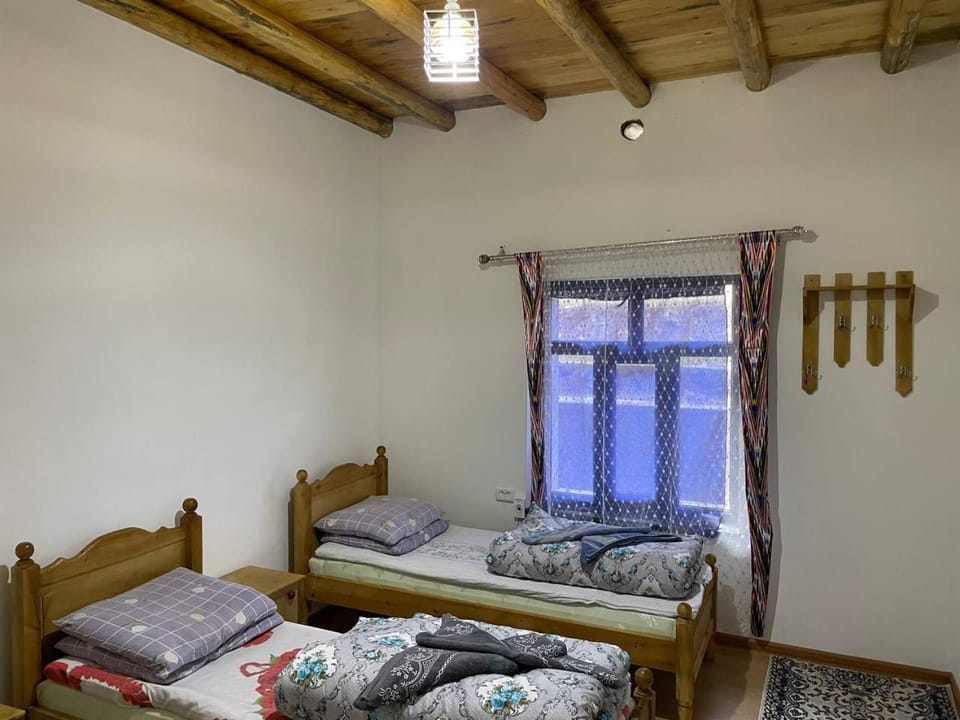 Firdavs guest house with mountainiring horse camel riding and hiking services Hotel in Europe