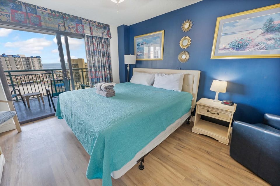 Sand Dunes Resort on 8th Floor, Pools, Views, 3 BR Apartment in Myrtle Beach