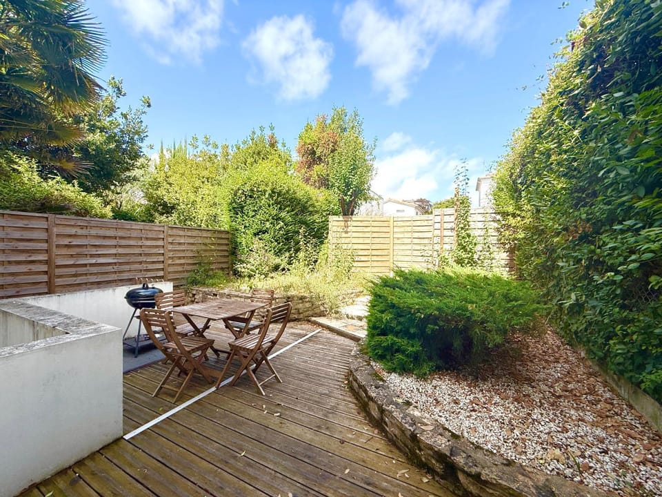 Patio, Garden, Dining area