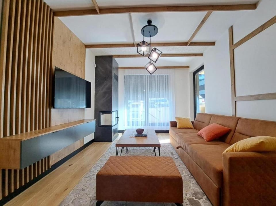 Communal lounge/ TV room, TV and multimedia, Living room, Seating area, Evening entertainment