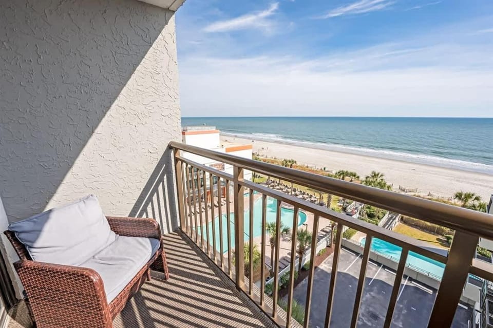 New Remodeled, Grand Cayman, Amazing Decor, Pools! House in Myrtle Beach