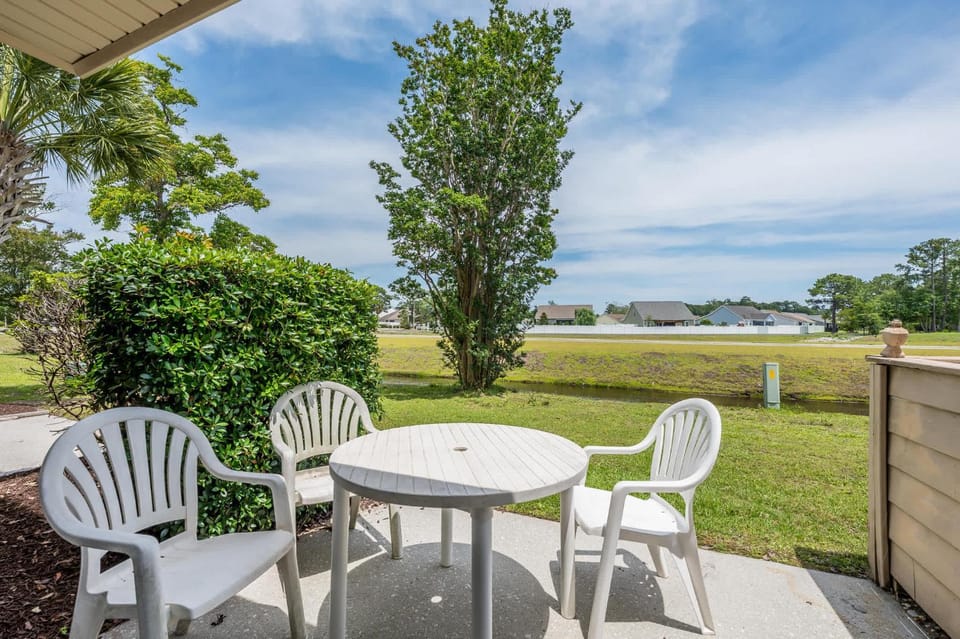 2BR at Grand Palms Resort Close to Beach House in Surfside Beach