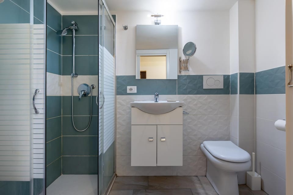 Shower, Toilet, Bathroom