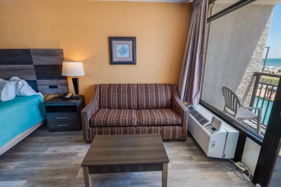 New Landmark Resort Direct Oceanfront - Low Floor! House in Myrtle Beach