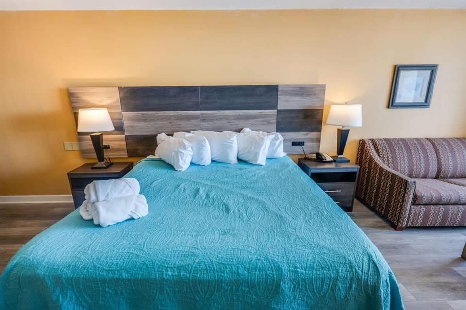 New Landmark Resort Direct Oceanfront - Low Floor! House in Myrtle Beach