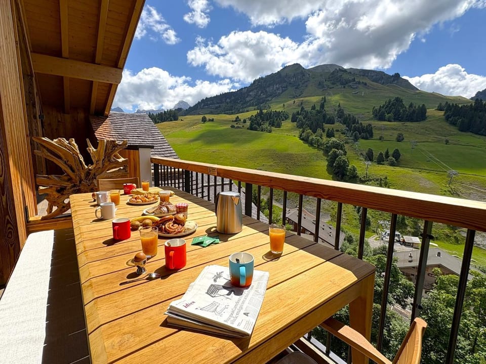 Patio, Natural landscape, View (from property/room), Balcony/Terrace, Mountain view