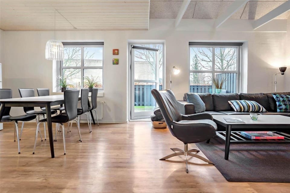 M169-Vaeggerlose-Alperosevej-2-E House in Væggerløse