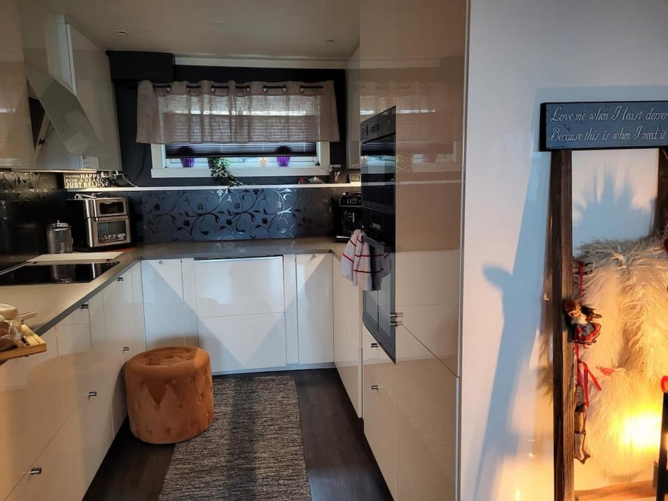 Krokelvdalen 2 -roms leilighet Apartment in Tromso