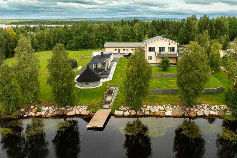 Property building, Day, Natural landscape, Bird's eye view, Garden, Garden, Garden view, River view