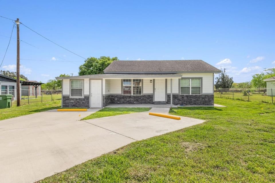Property building, Natural landscape, Street view