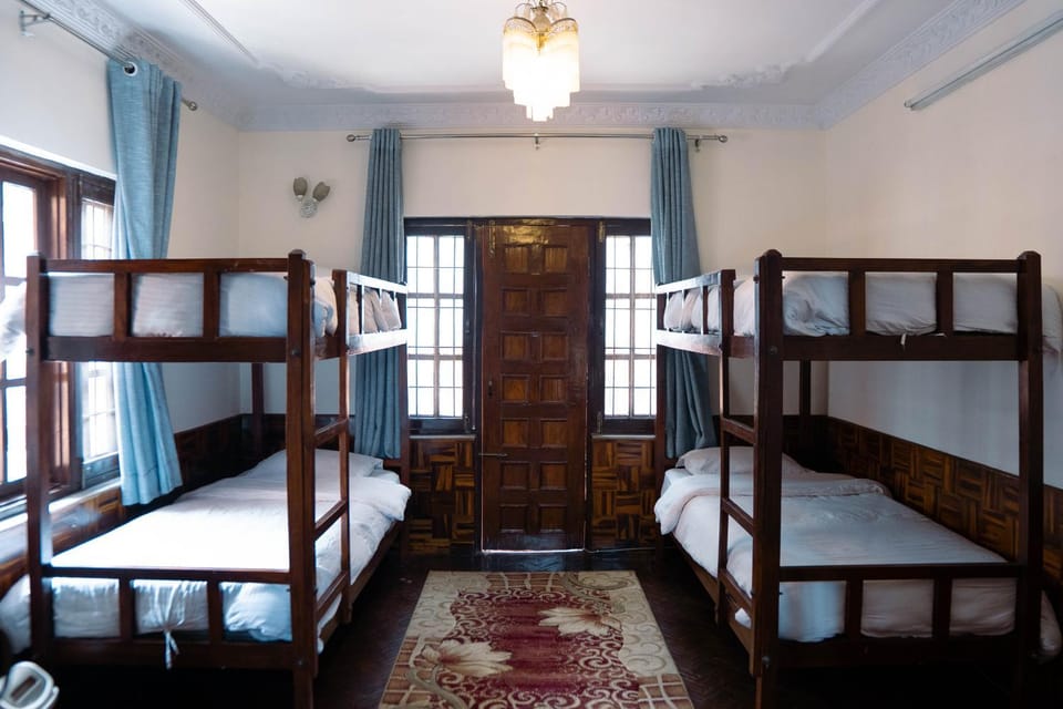 Bedroom, bunk bed