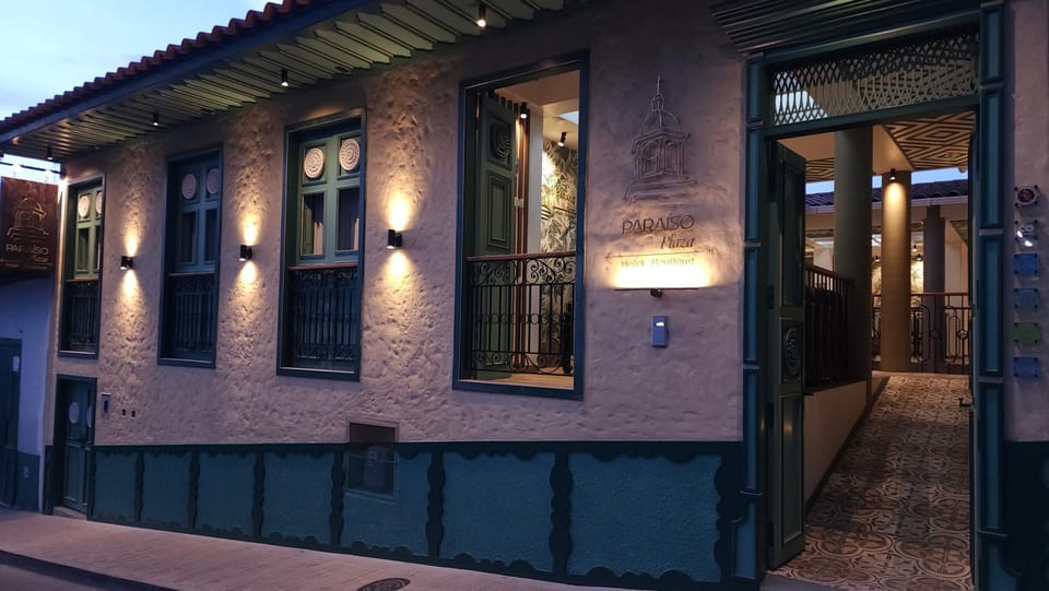 Property building, Facade/entrance, Night