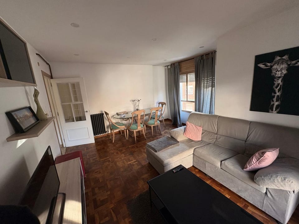 Piso centro wifi 3 habitaciones Apartment in León