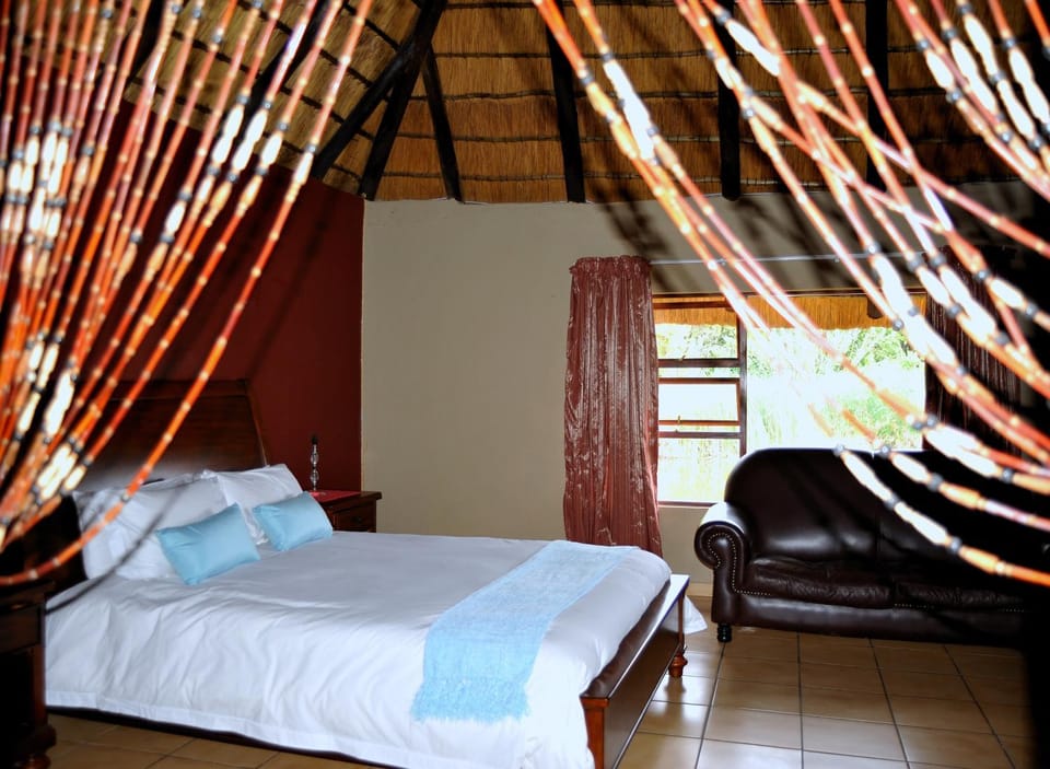Bedroom, Lake view