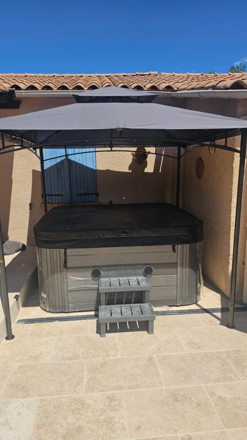 Hot Tub, Spa and wellness centre/facilities