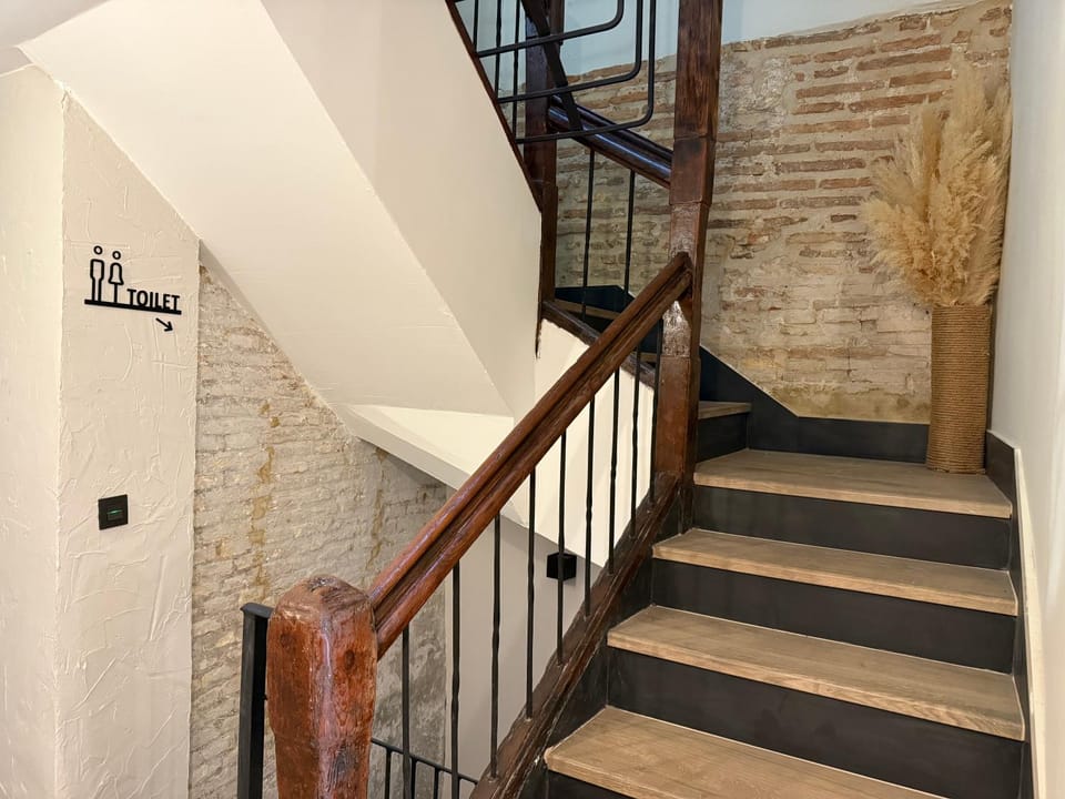 Le Petit Hostel Bed and Breakfast in Zaragoza