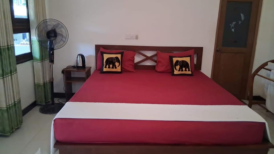 Bed, Bedroom, towels, towels