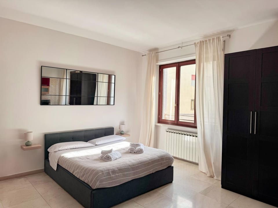 Bed, Photo of the whole room, Bedroom, wardrobe