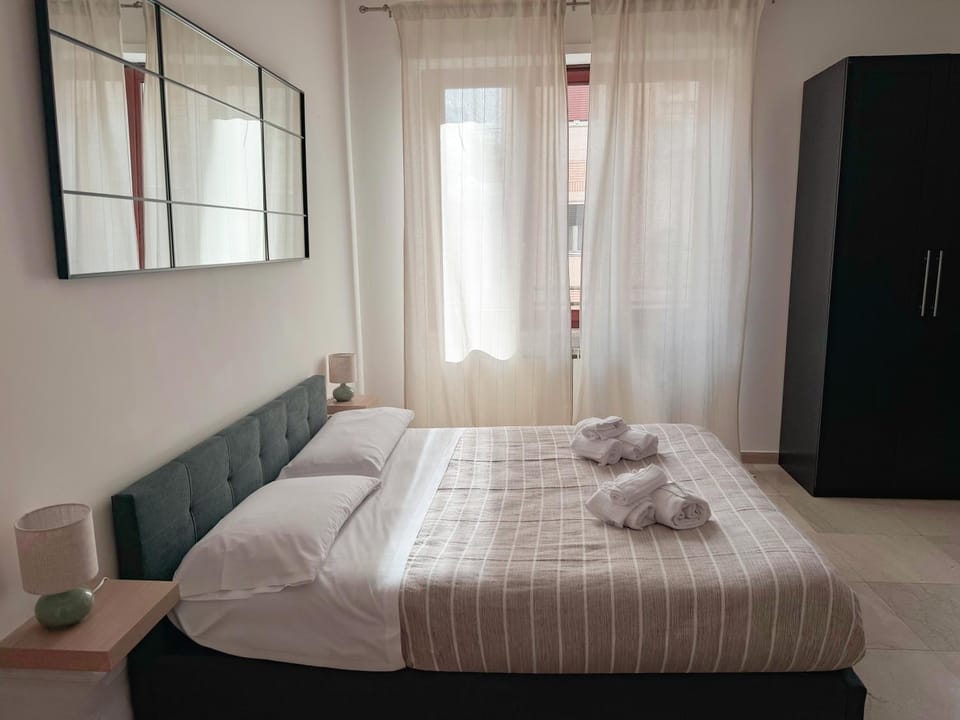 Bed, Photo of the whole room, Bedroom, wardrobe