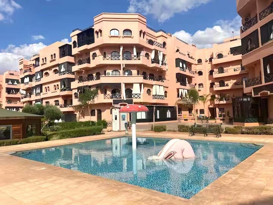 Property building, Day, Garden, Pool view, Swimming pool, Swimming pool, sunbed
