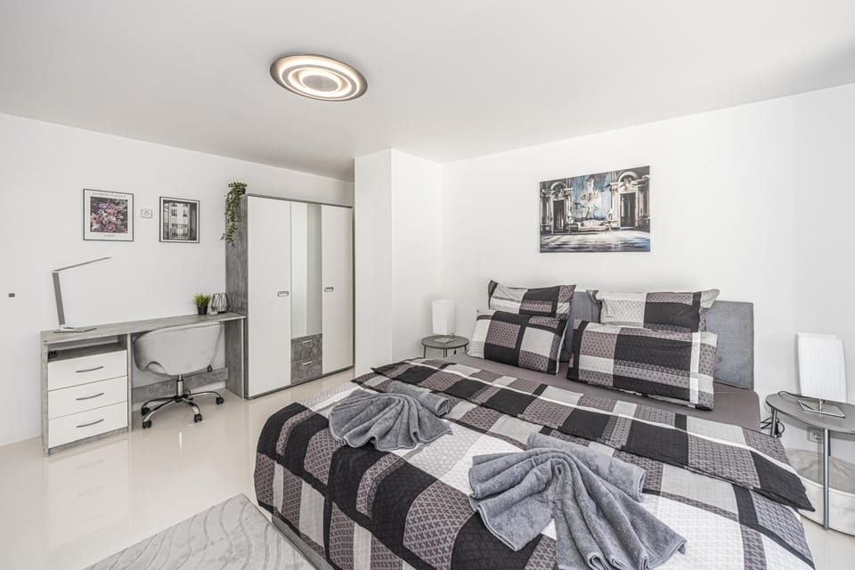 P3 Premium-Lounge, 5 Zimmer, 140 qm, Parkplatz Apartment in Halle Saale