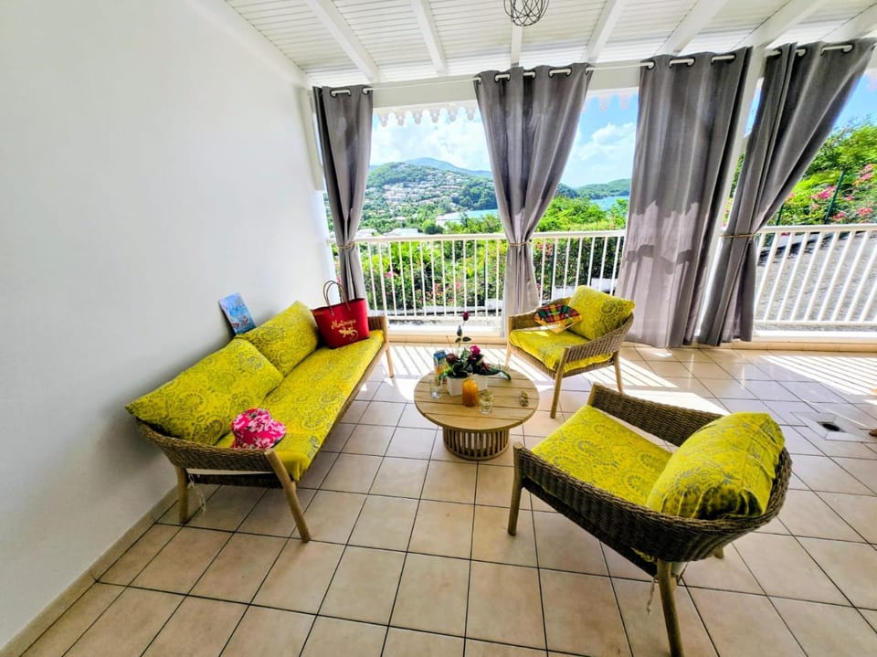 View (from property/room), Balcony/Terrace, City view, Mountain view, Sea view
