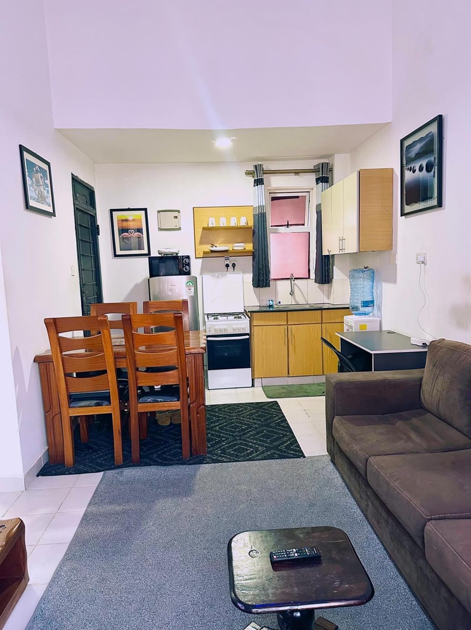 Living room, Seating area, Dining area, oven, stove