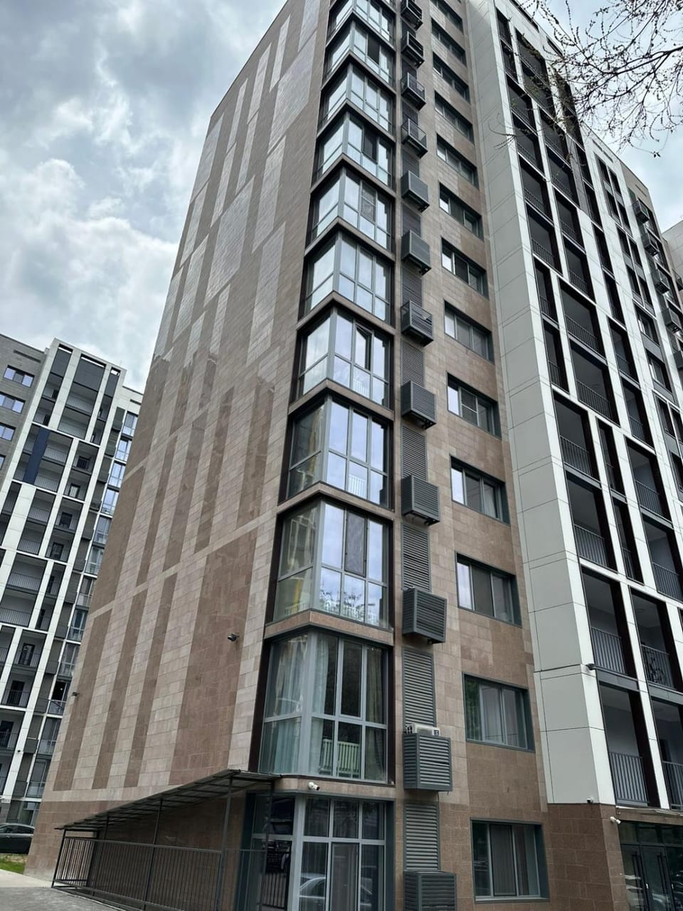 Facade/entrance