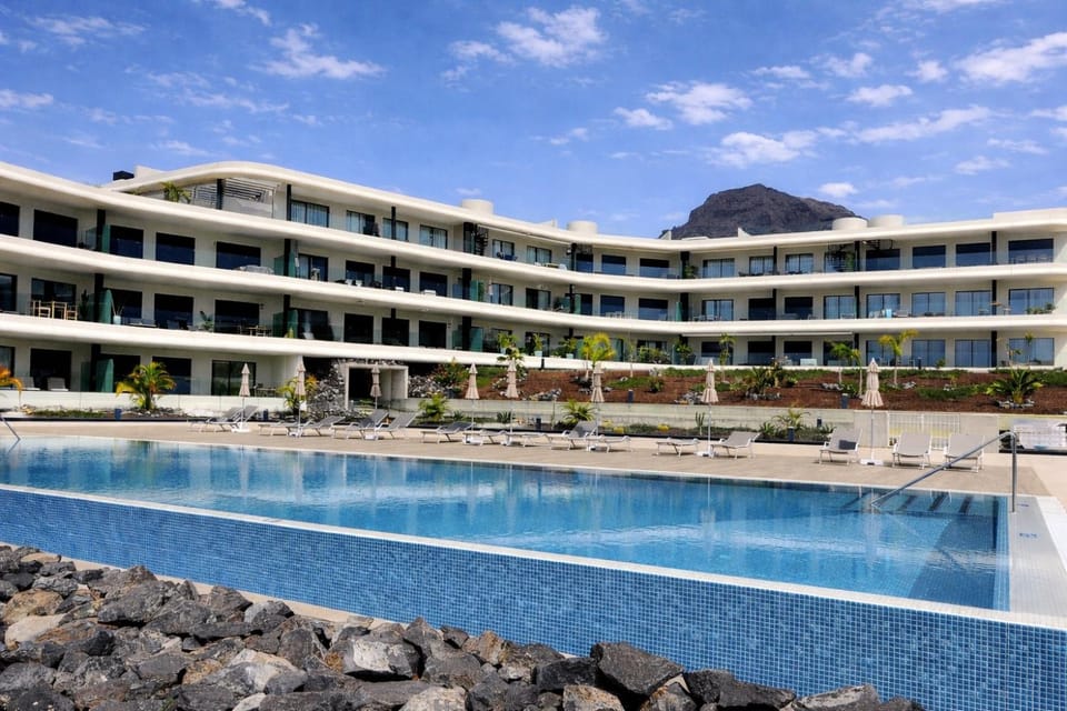 Property building, Pool view