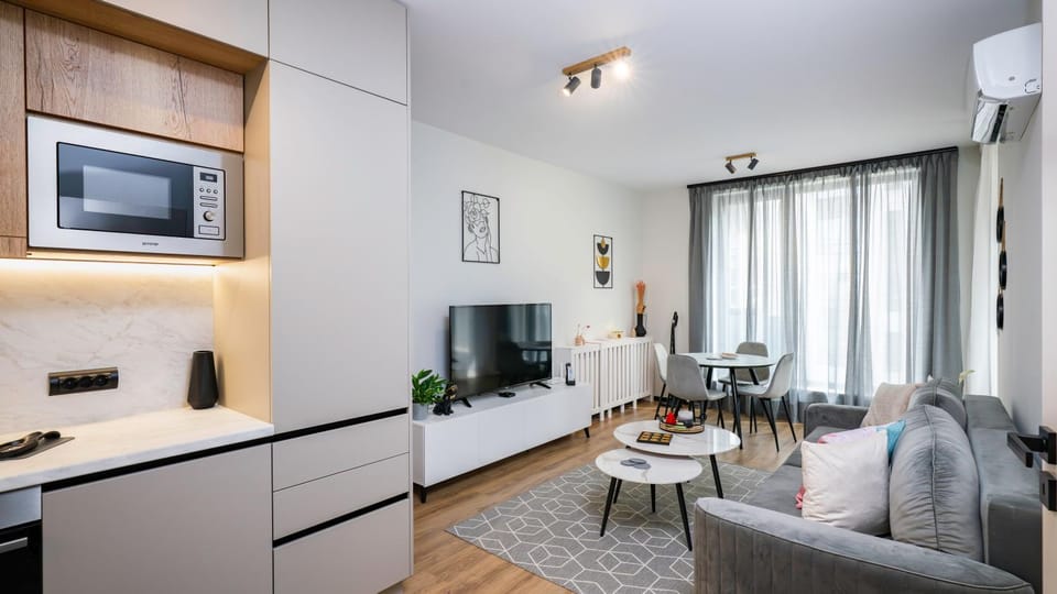 Kitchen or kitchenette, Living room