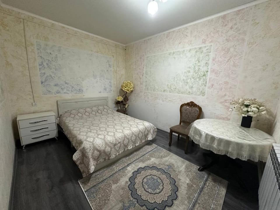 Bed, Living room, Photo of the whole room, Bedroom