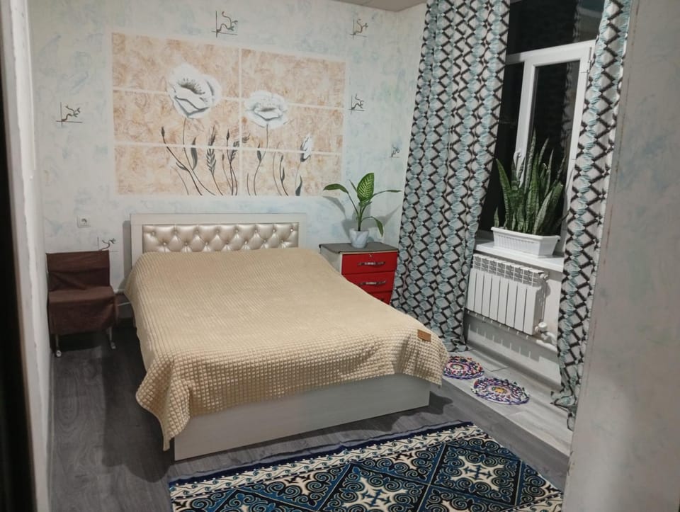 Bed, Living room, Photo of the whole room, Bedroom