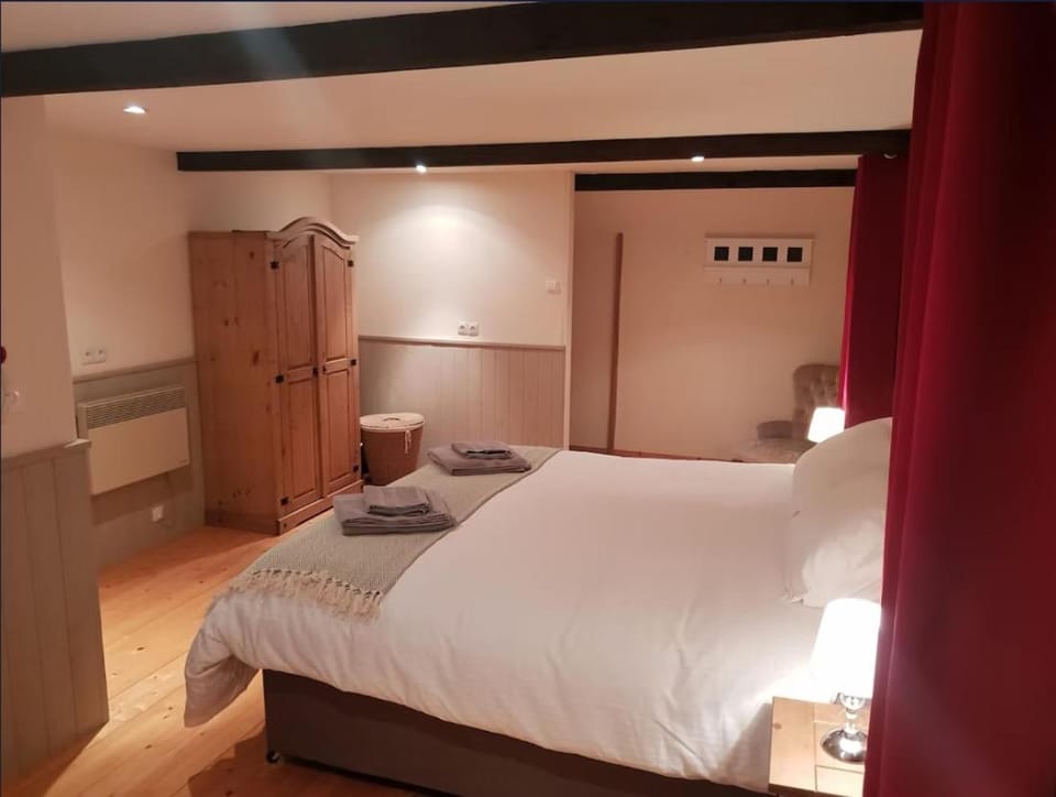 Bed, Photo of the whole room, Bedroom, towels, wardrobe